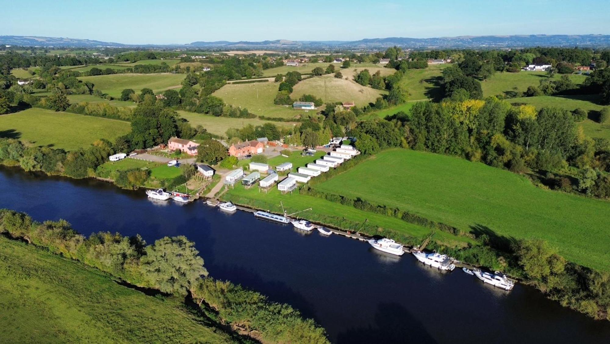 Severnside Boat And Caravan Park Gloucestershire - Caravan 1 Deerhurst Zewnętrze zdjęcie